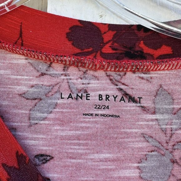 Lane Bryant Red Floral Fitted Mock Neck Keyhole Ruched Stretch Blouse Size 22/24 - Picture 8 of 11